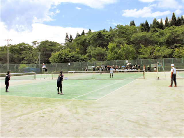 全日本歯科学生総合体育大会ソフトテニス競技の審判員派遣の様子