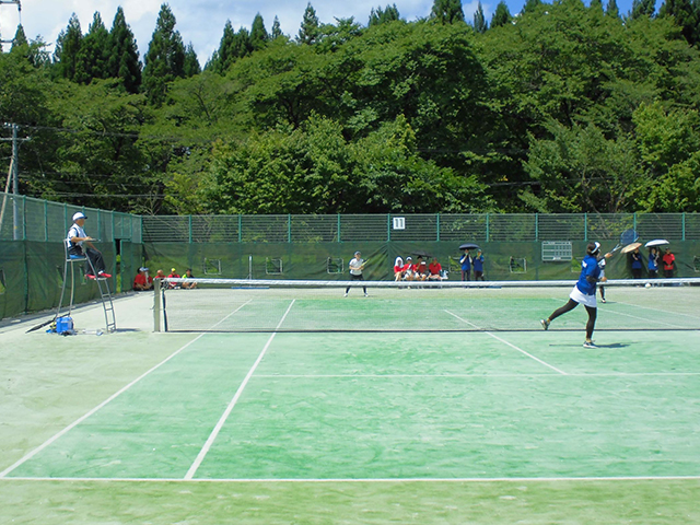 全日本歯科学生総合体育大会ソフトテニス競技の審判員派遣の様子